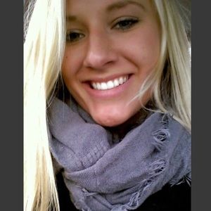 Meet your posher, Hannah